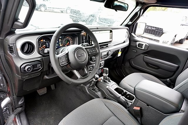 New 2025 Black Clear-Coat Exterior Paint Jeep Rubicon image 25