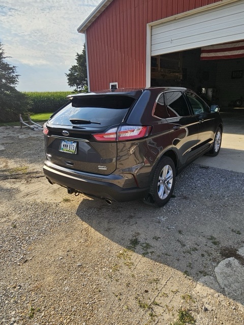 2020 Ford Edge SEL photo 2