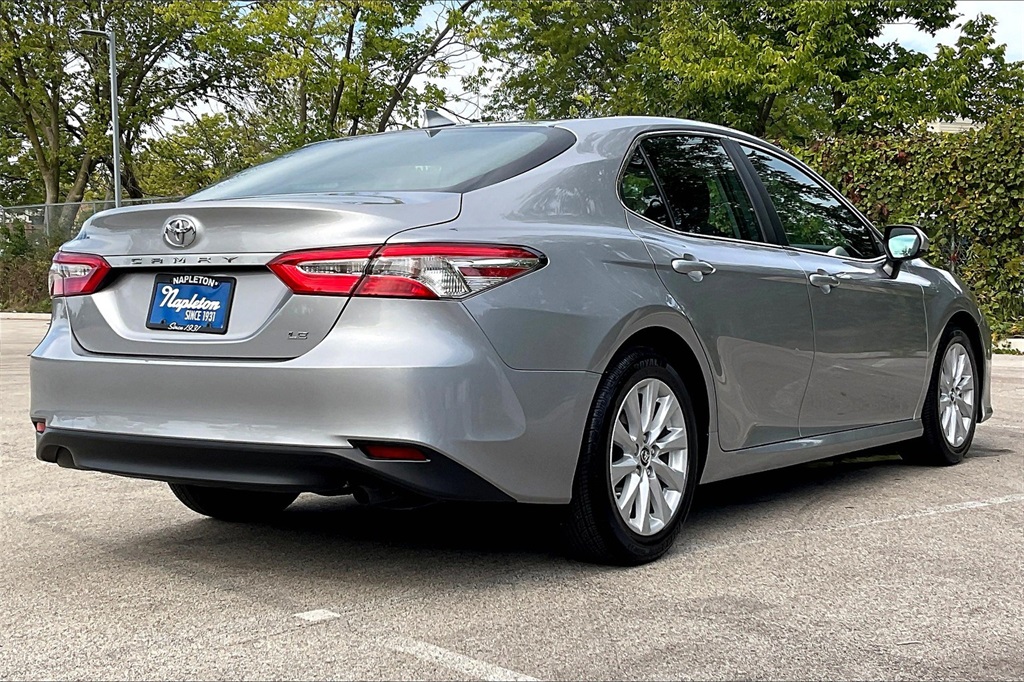 2019 Toyota Camry LE photo 12
