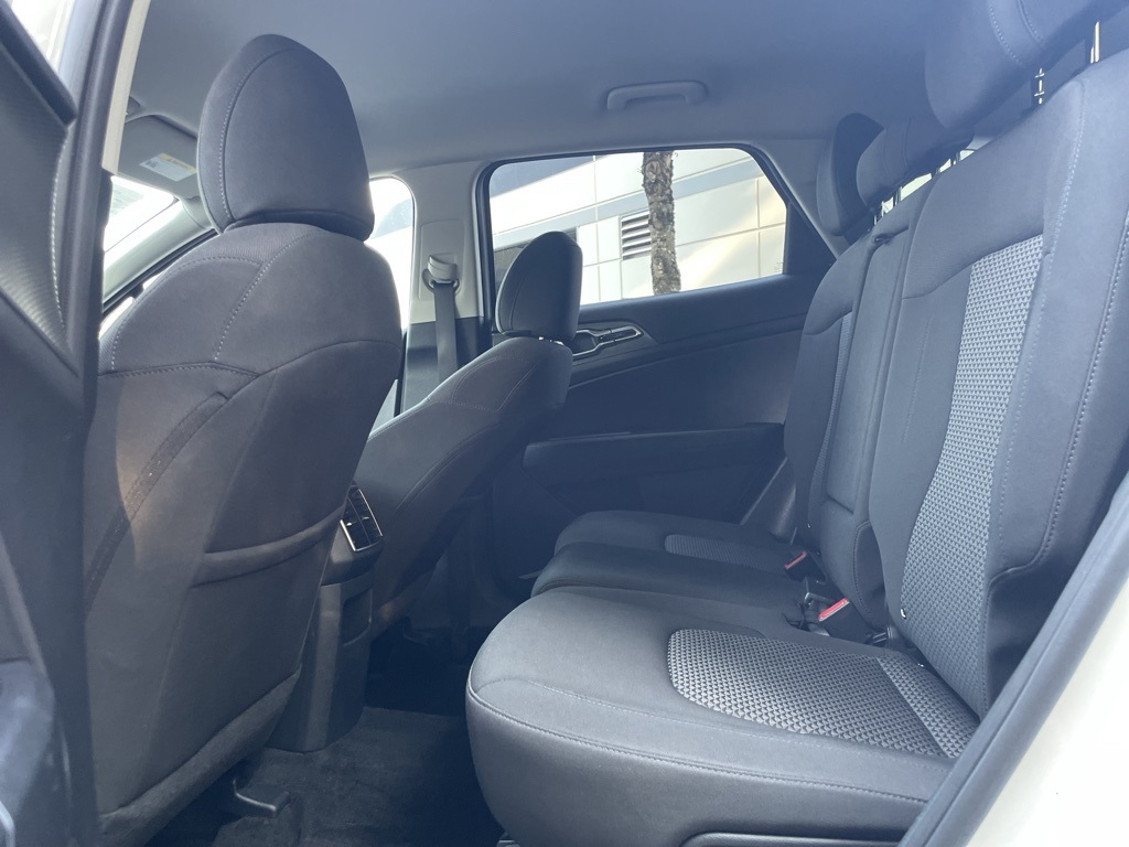 2024 Kia Sportage LX photo 17