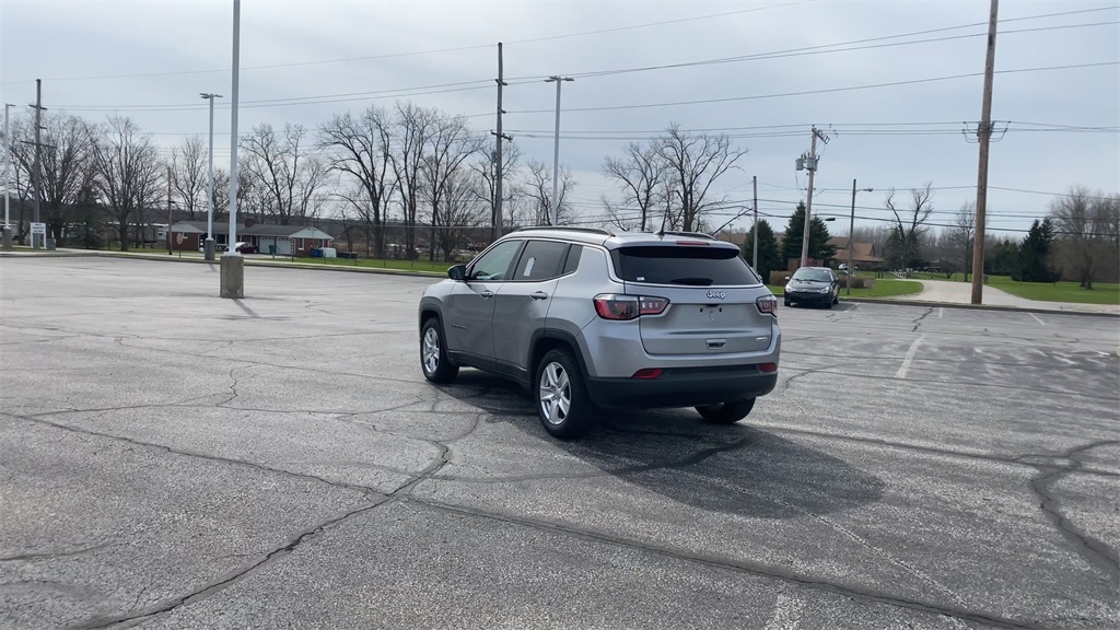 2022 Jeep Compass Latitude photo 6