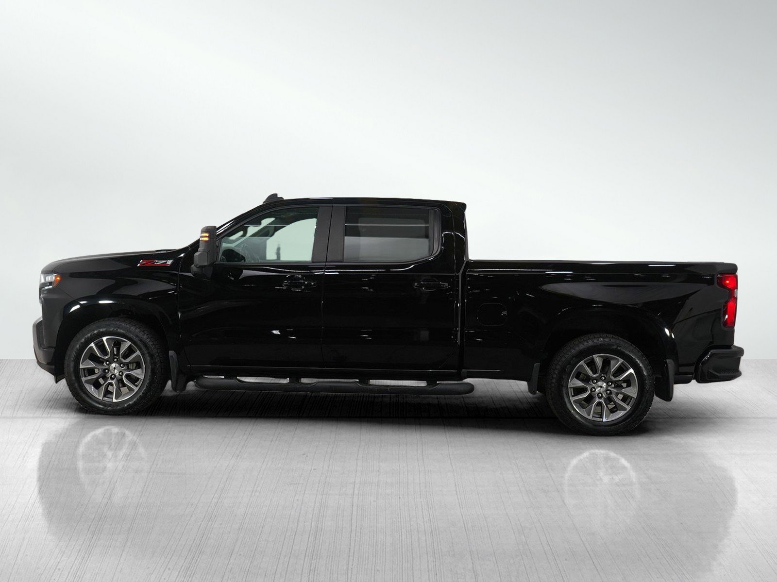 2021 Chevrolet Silverado 1500 RST photo 2