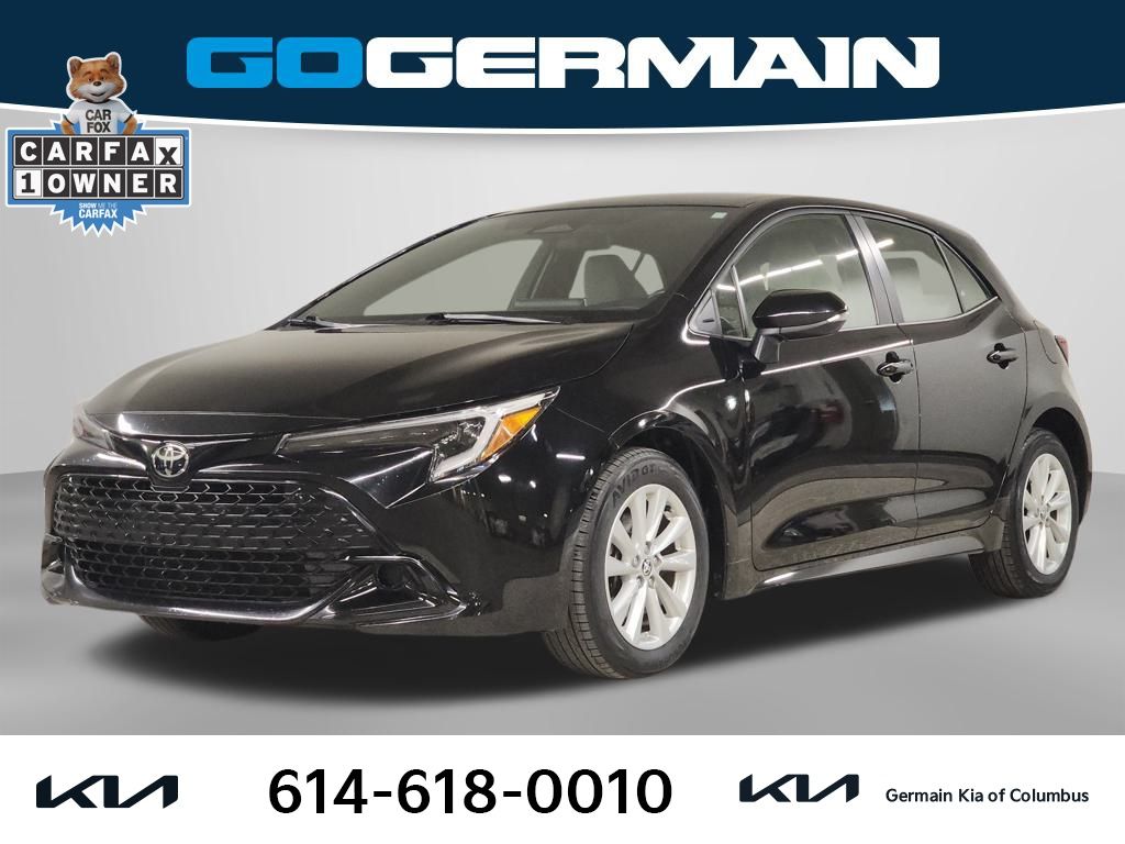 2024 Toyota Corolla Hatchback SE's photo