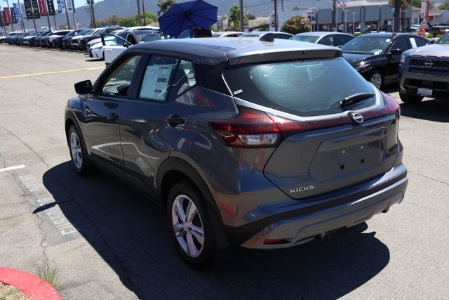 2025 Nissan Kicks Play S photo 4