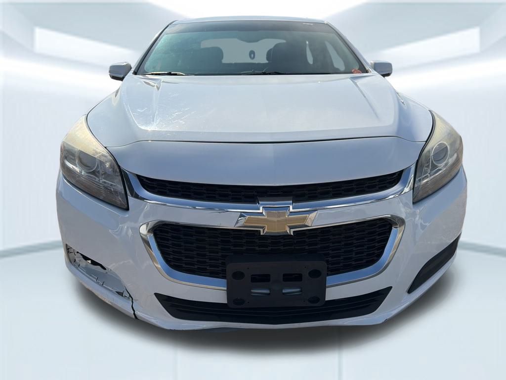 2015 Chevrolet Malibu 1LT photo 2