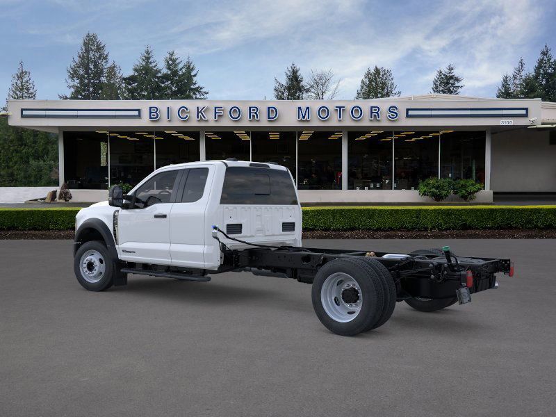 2026 Ford F-550 photo 4