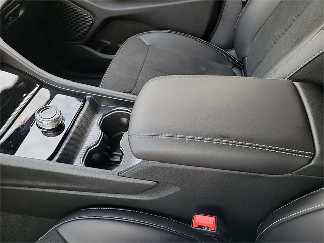 2025 Jeep Grand Cherokee Altitude photo 18