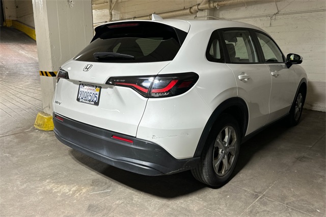 2023 Honda HR-V LX photo 3