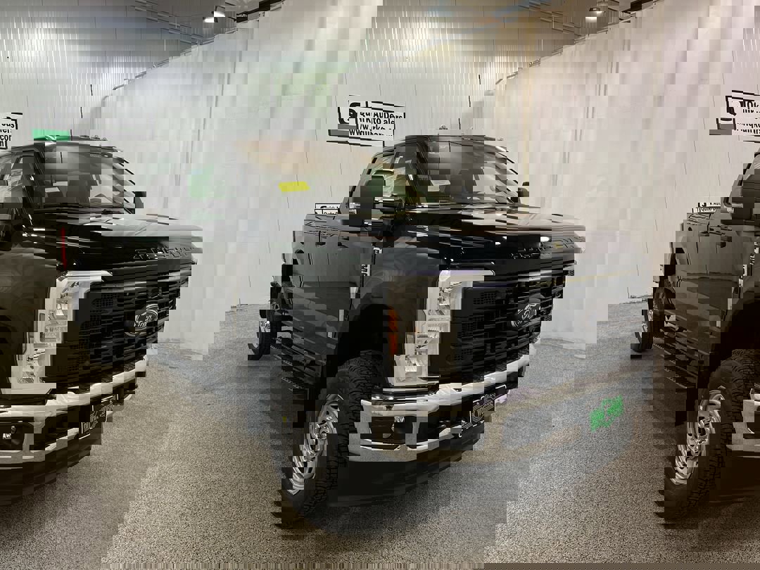 2025 Ford F-250 XL photo 2