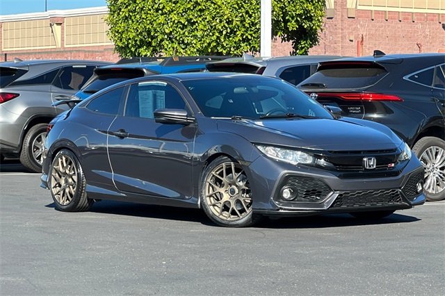 2017 Honda Civic Si photo 2