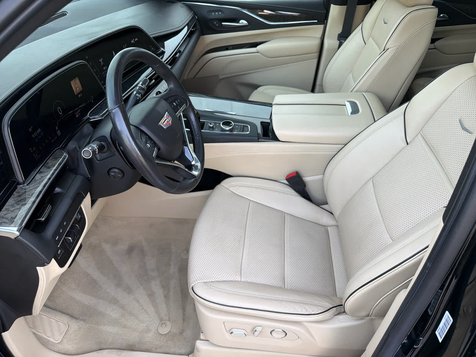 2021 Cadillac Escalade Premium Luxury photo 8