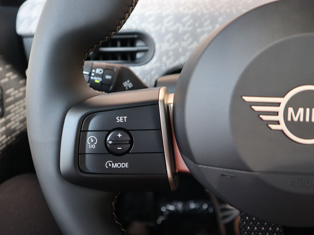 2025 Mini Cooper Signature photo 12