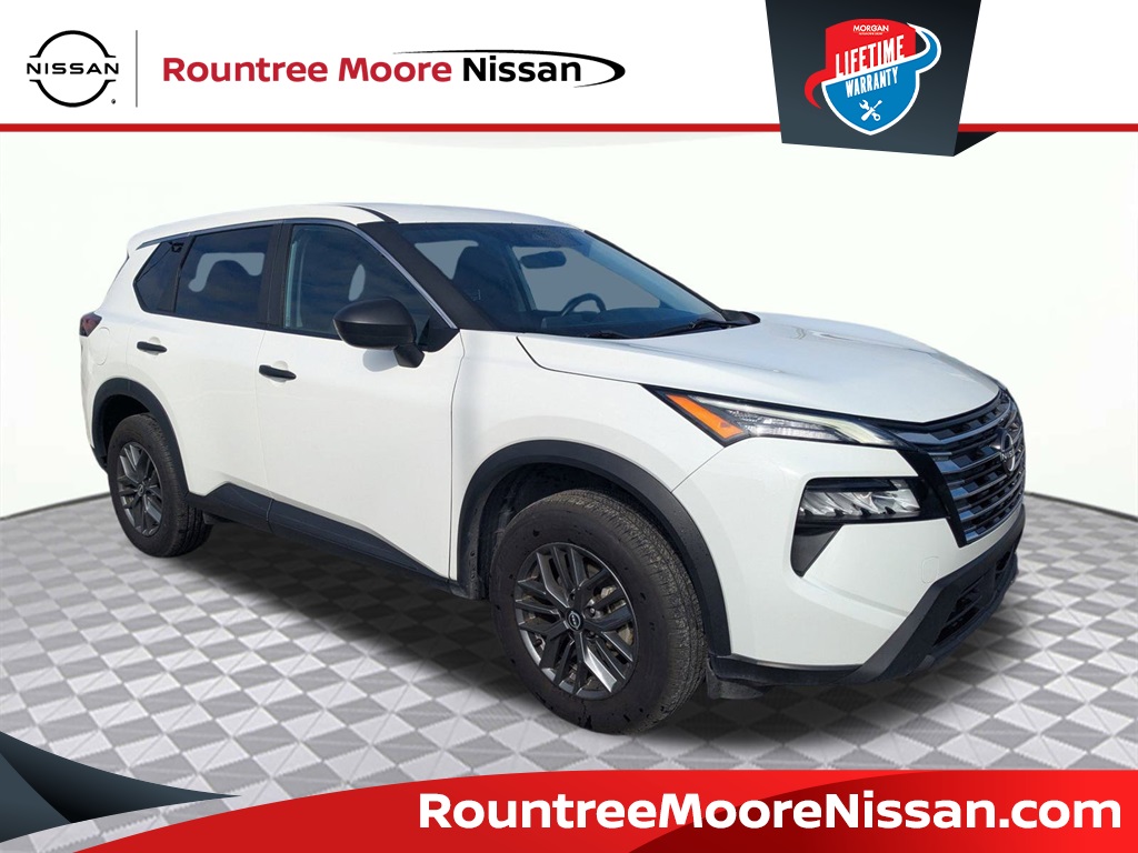 2024 Nissan Rogue S's photo