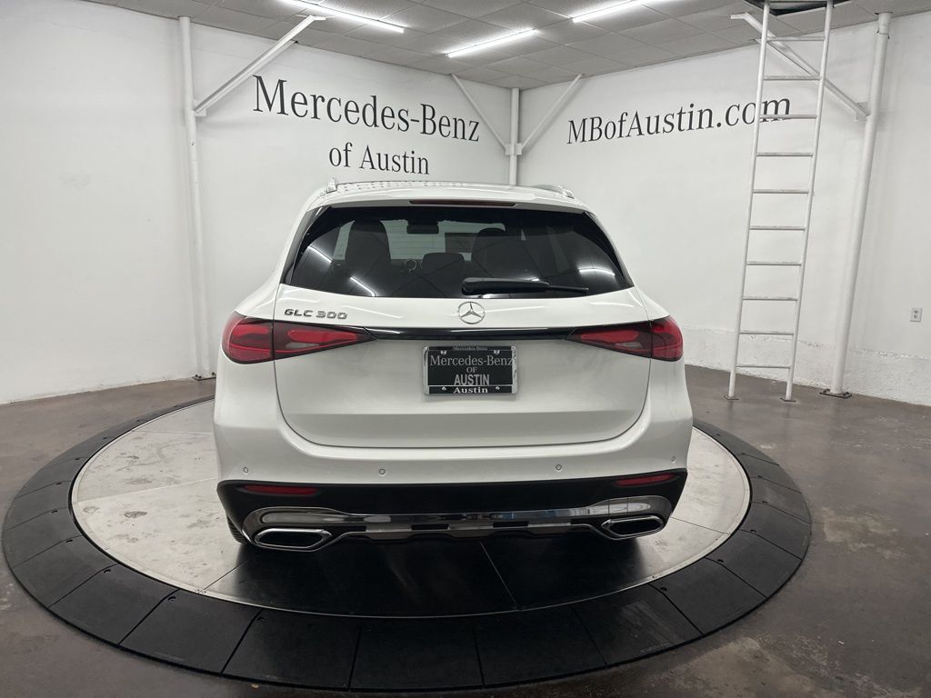 2026 Mercedes Benz GLC 300 photo 5