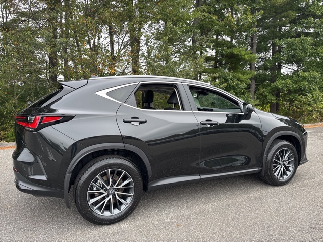 2026 Lexus NX 350 Premium photo 3