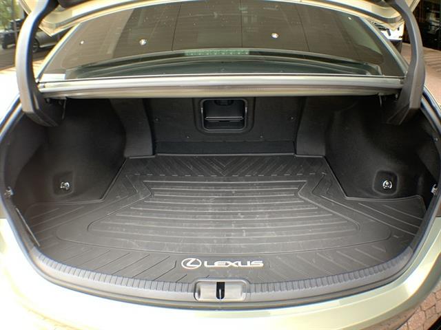 2024 Lexus ES 300h Ultra Luxury photo 23
