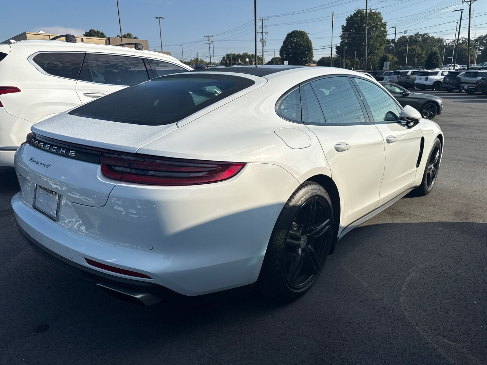 2018 Porsche Panamera 4 photo 4