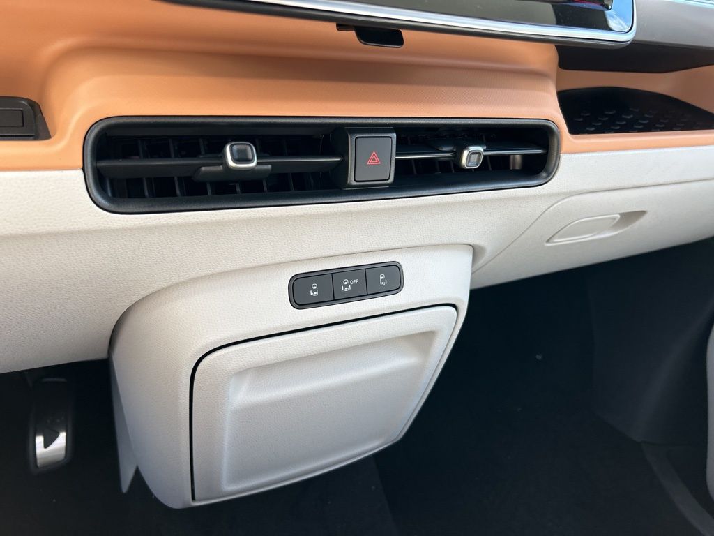 2025 Volkswagen ID. Buzz Pro Plus photo 29