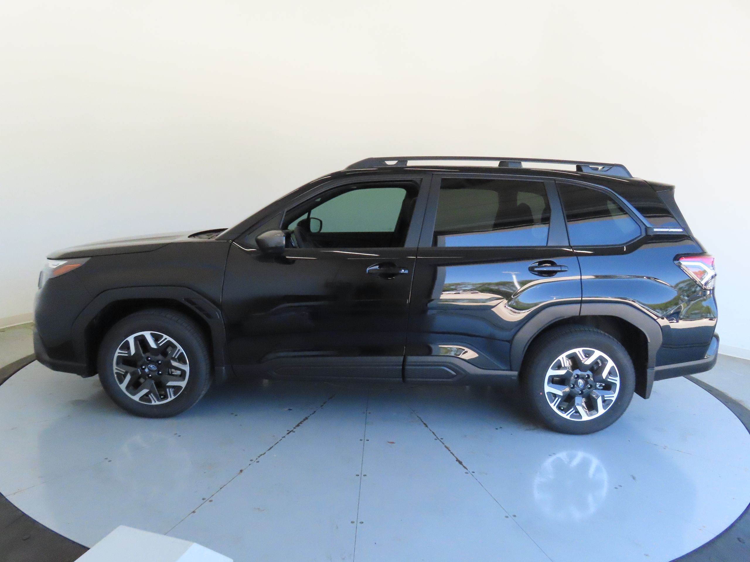 2025 Subaru Forester Premium Base photo 6