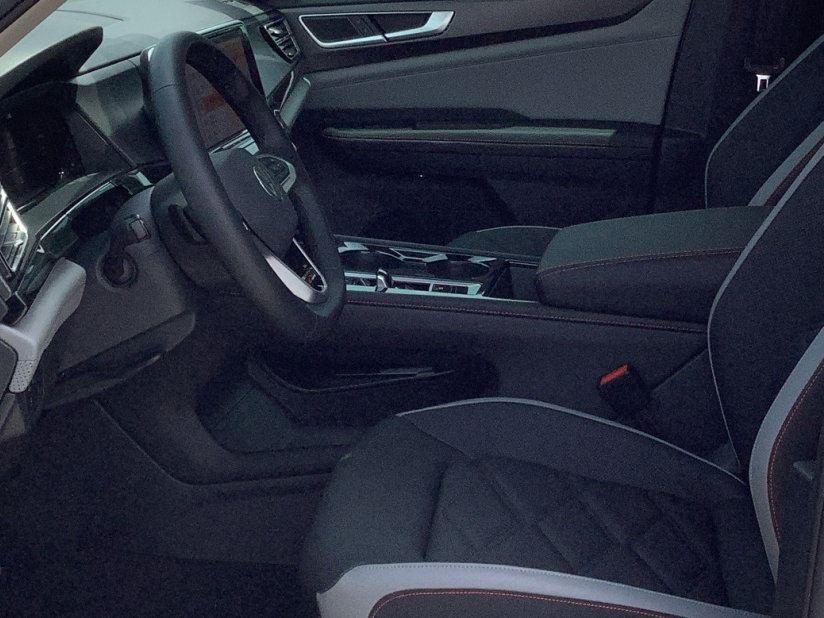 2025 Volkswagen Atlas Peak Edition SE photo 22