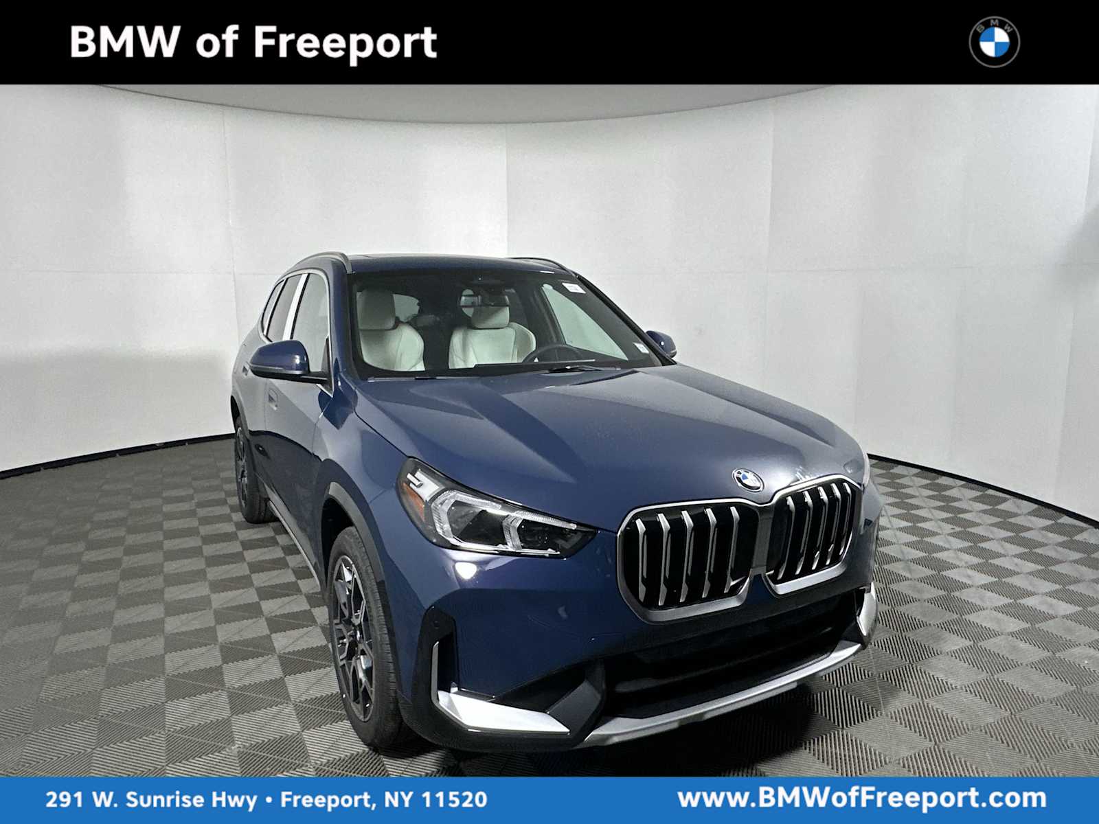 2026 BMW X1 28i's photo