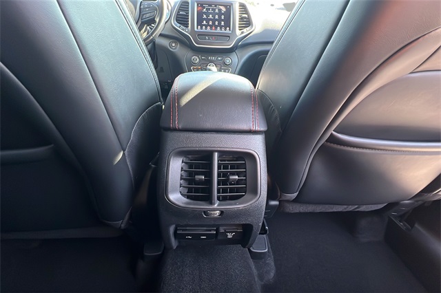 2020 Jeep Cherokee Trailhawk photo 19