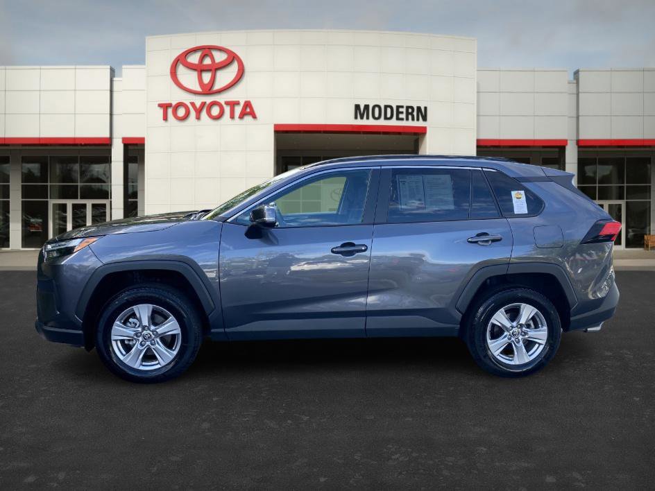 2025 Toyota RAV4 XLE photo 2