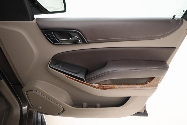 2015 Chevrolet Suburban LTZ photo 26