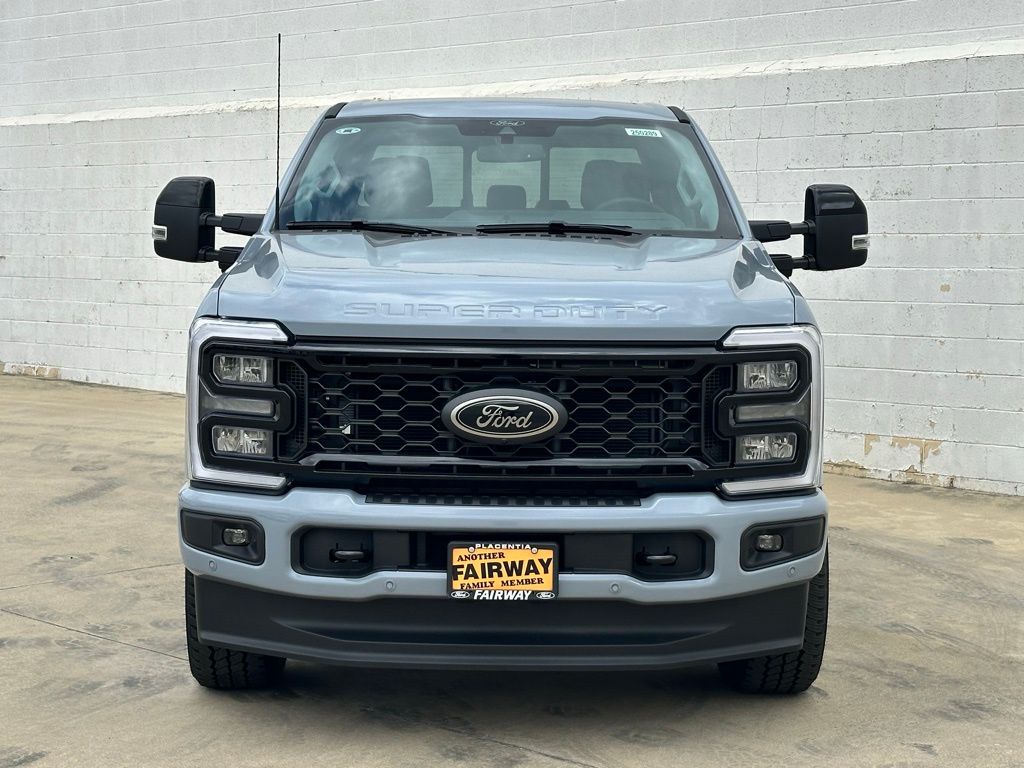 2025 Ford F-250 Lariat photo 3