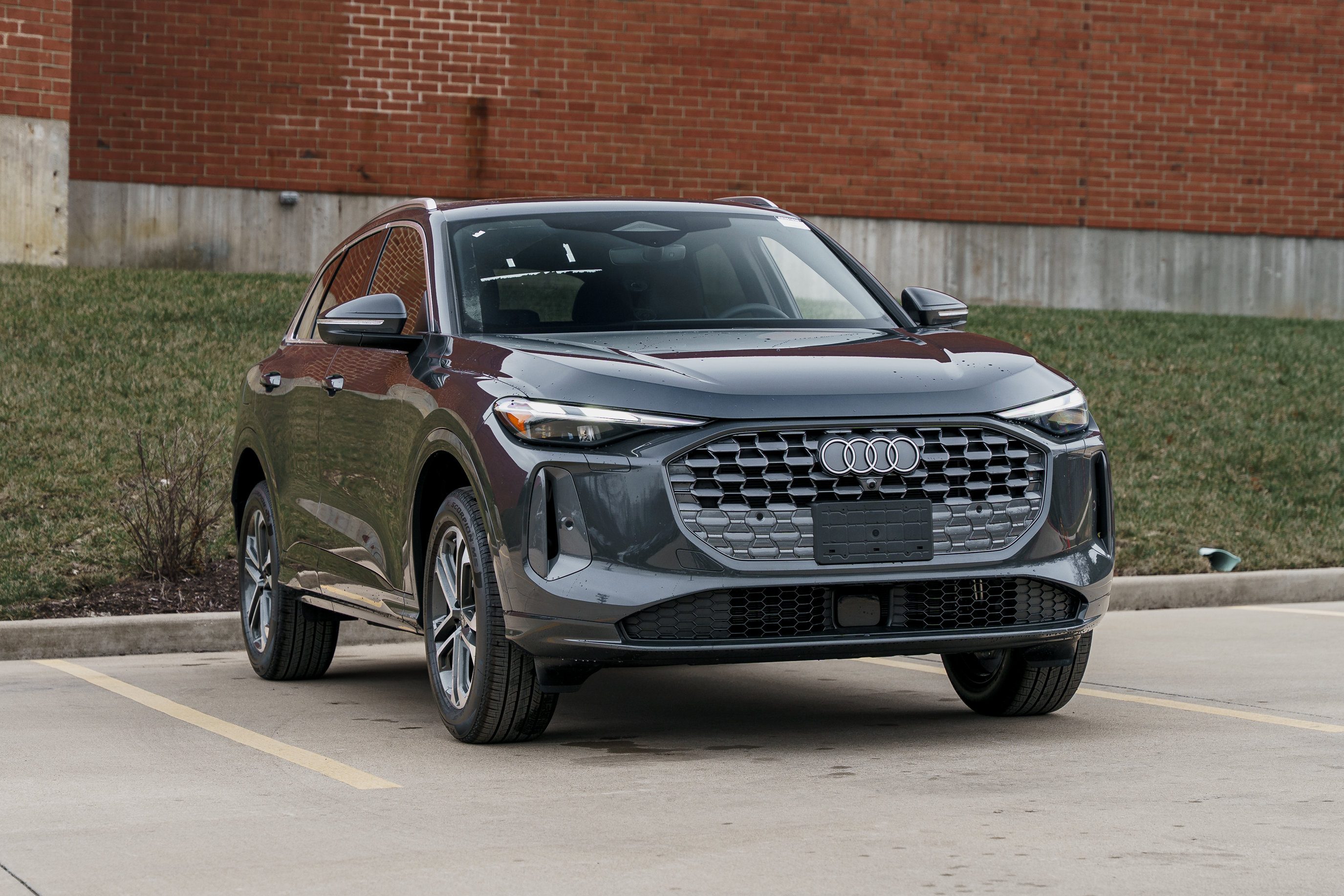 2025 Audi New Q5 Premium's photo