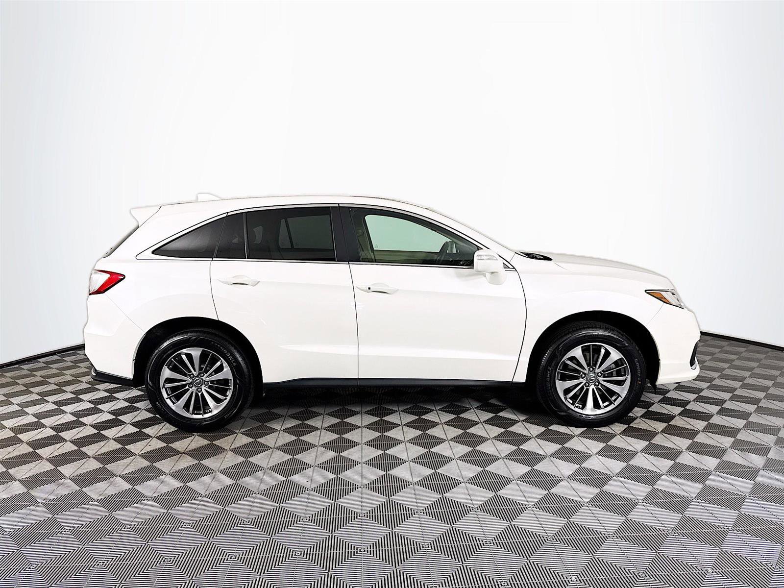 2016 Acura RDX Advance photo 8