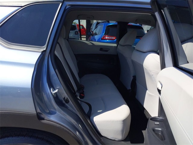 2023 Toyota Corolla Cross LE photo 26
