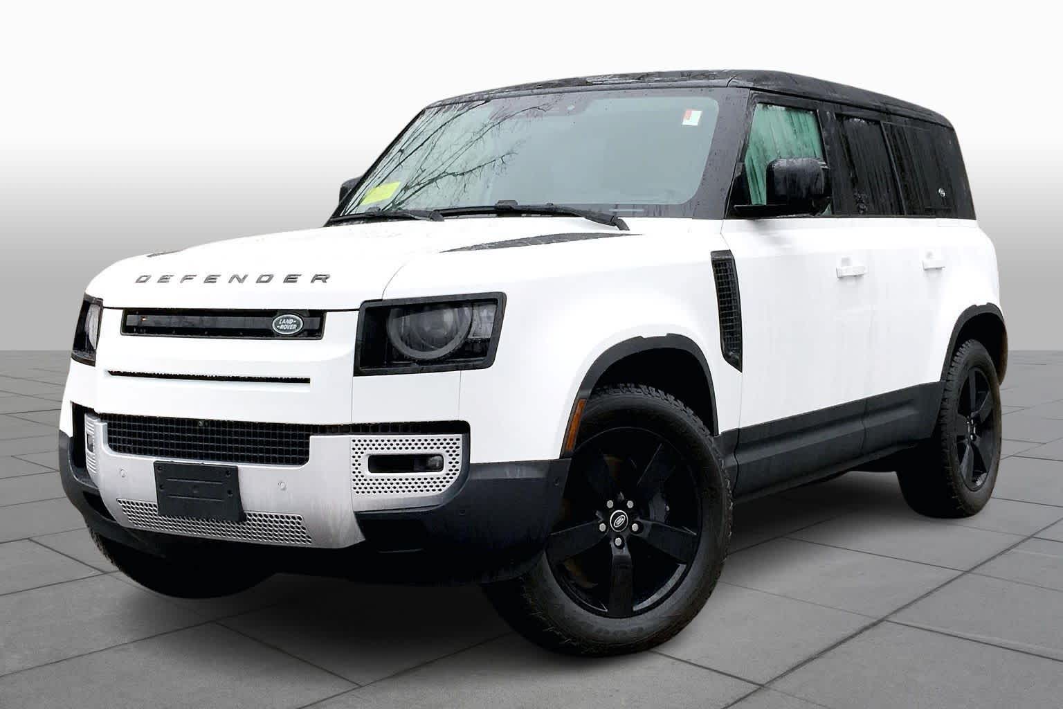 2024 Land Rover Defender SE's photo