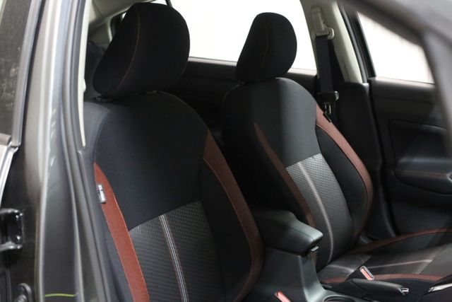 2025 Nissan Versa SR photo 19