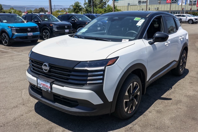 2025 Nissan Kicks SV photo 6