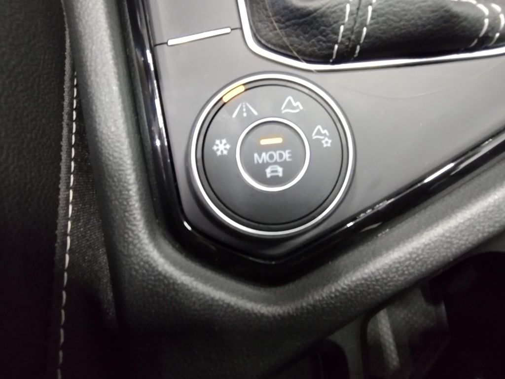 2024 Volkswagen Taos SEL photo 26