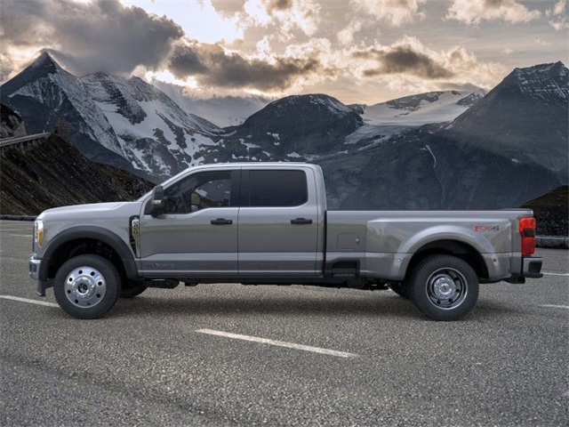2026 Ford F-450 photo 2