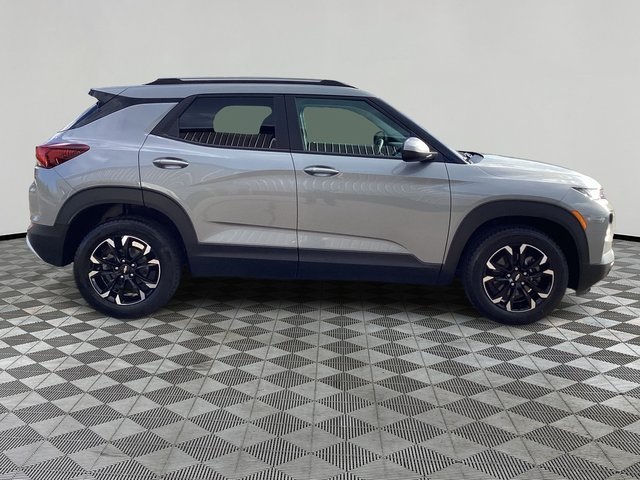 2023 Chevrolet Trailblazer LT photo 2