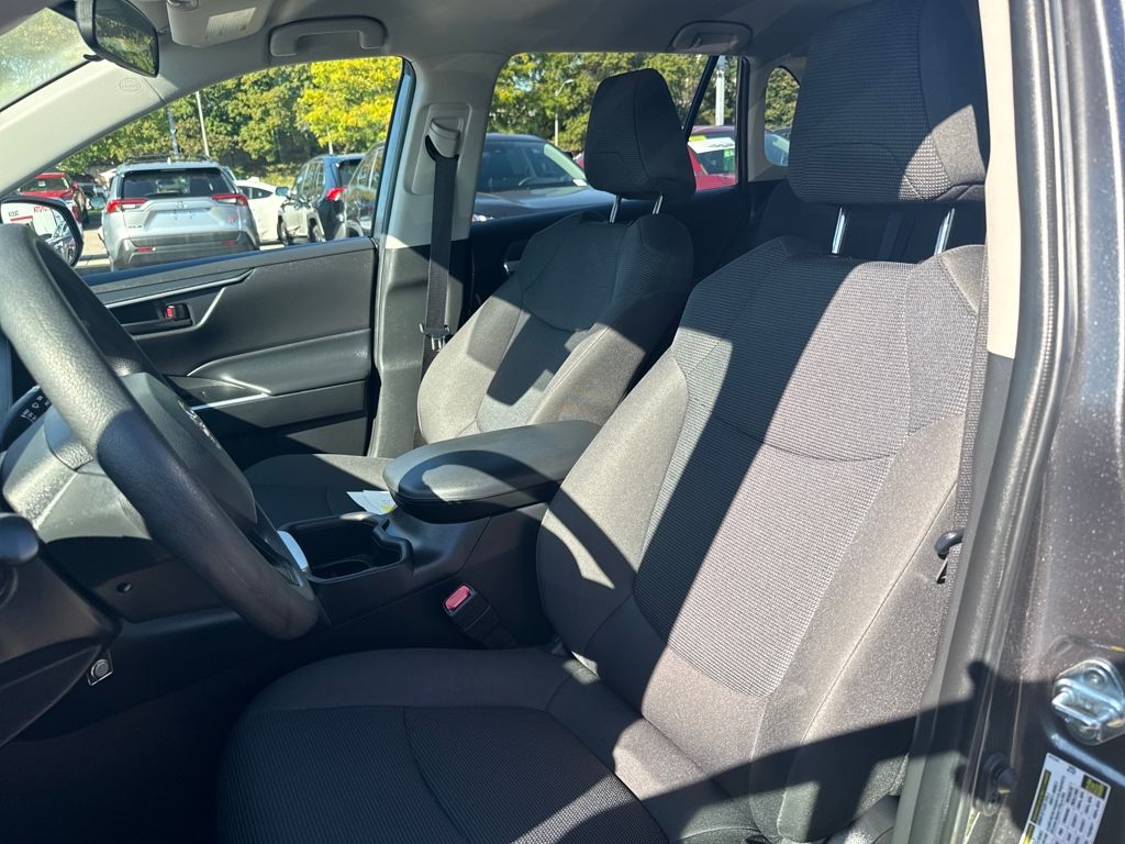 2024 Toyota RAV4 LE photo 2