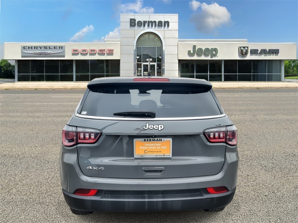 2023 Jeep Compass Sport photo 4