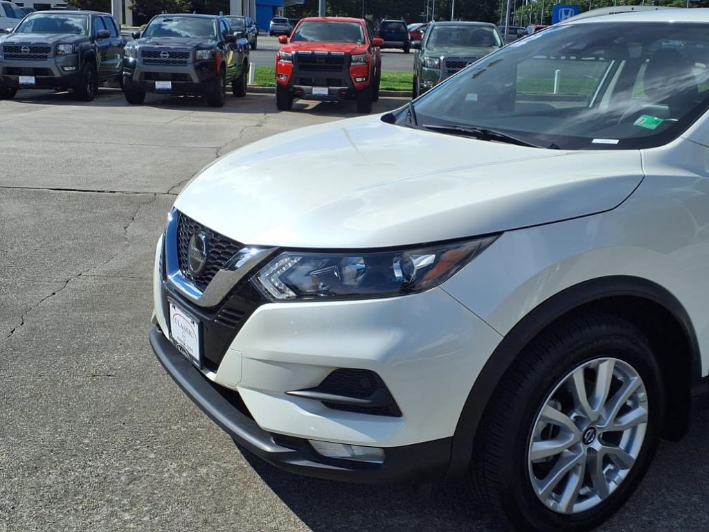 2022 Nissan Rogue Sport SV photo 3