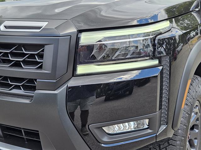 2025 Nissan Frontier Crew Cab PRO-4X photo 5