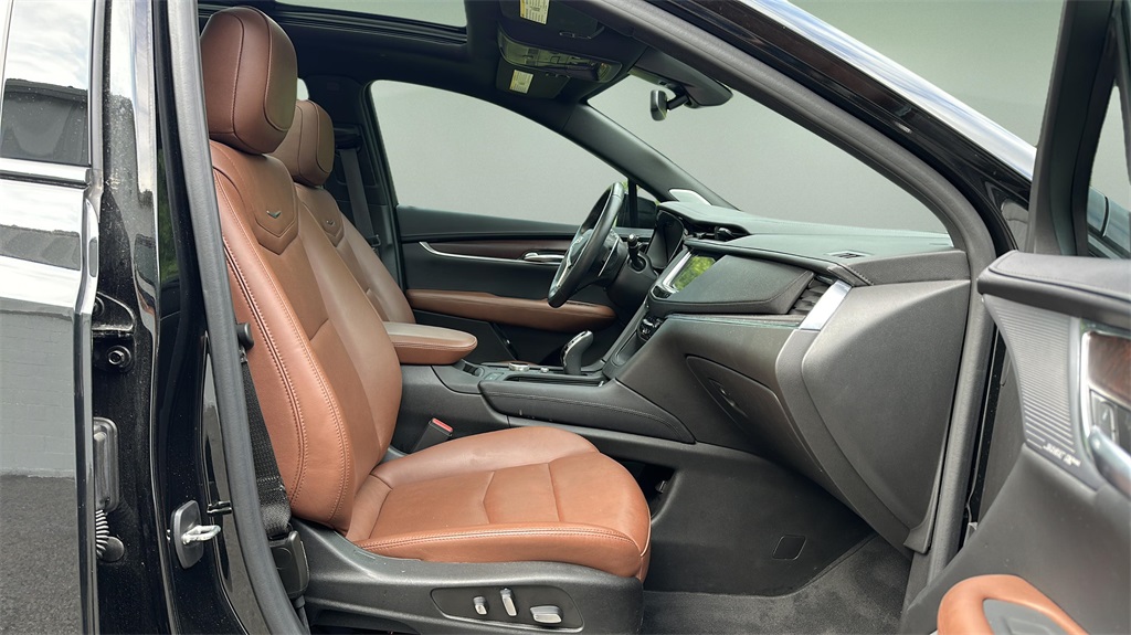 2023 Cadillac XT5 Sport photo 9