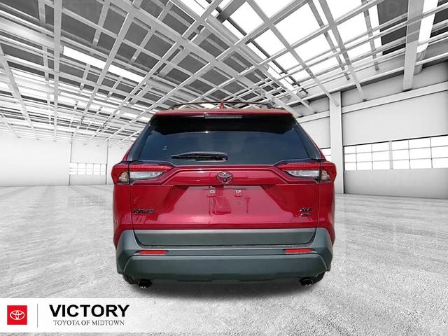 2023 Toyota RAV4 XLE photo 4