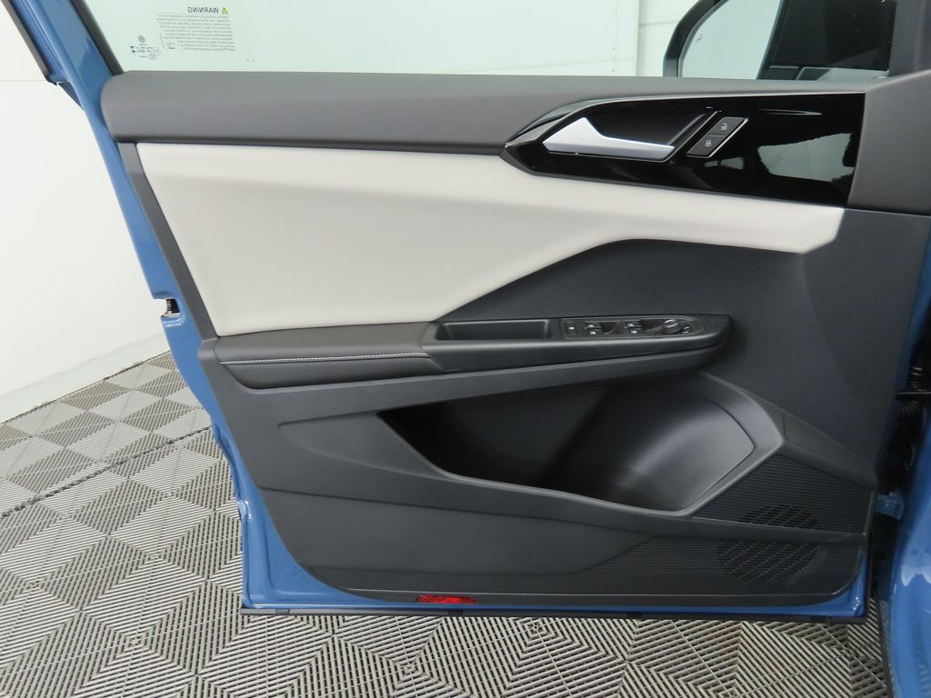 2025 Volkswagen Taos S photo 22
