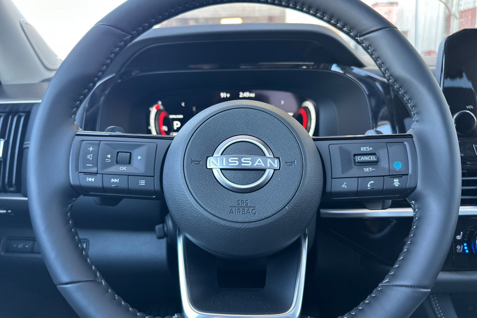 2025 Nissan Pathfinder Platinum photo 24