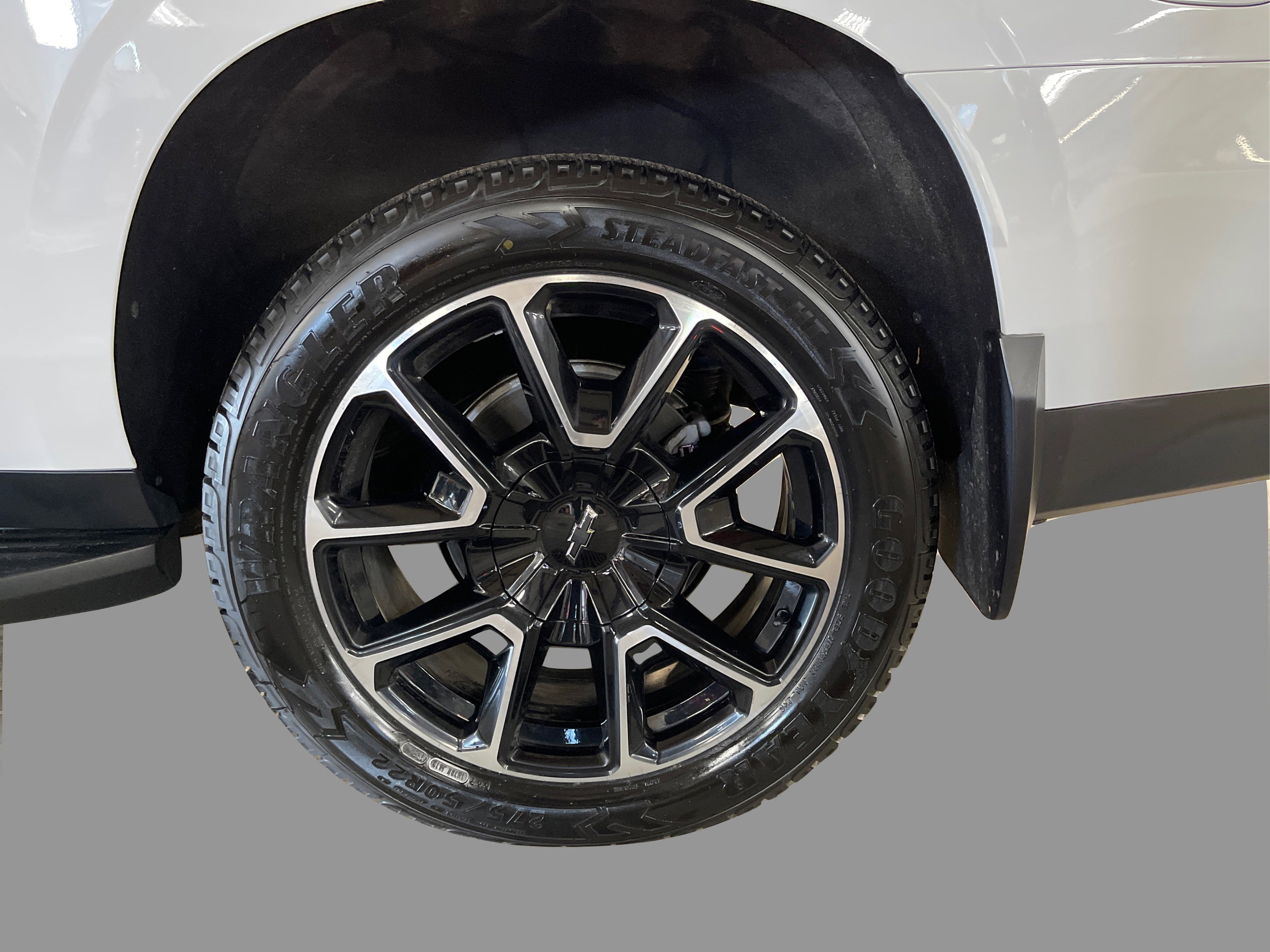 2022 Chevrolet Suburban RST photo 8