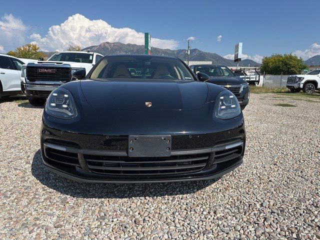 2017 Porsche Panamera Base photo 2