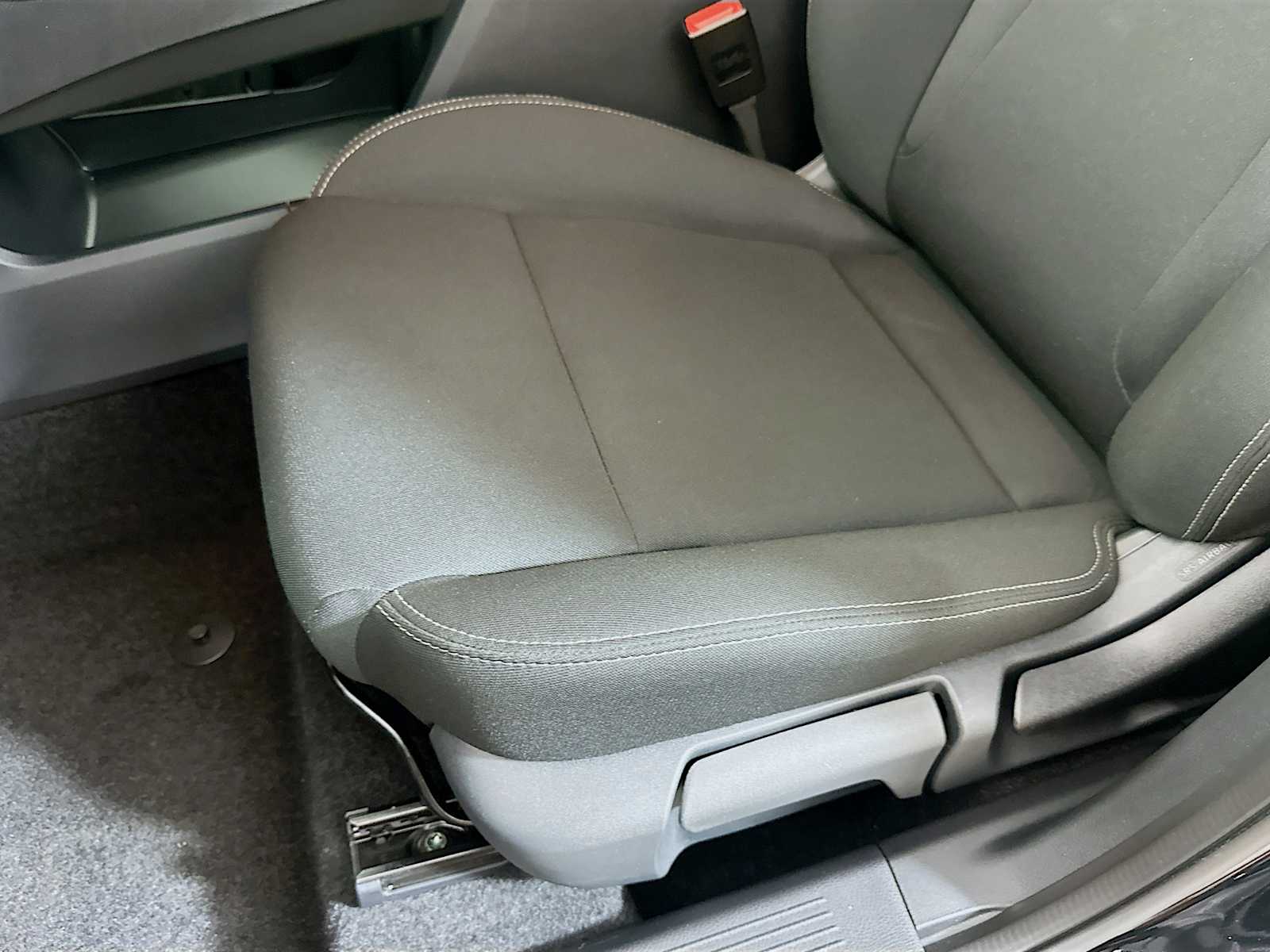 2025 Nissan Rogue S photo 17