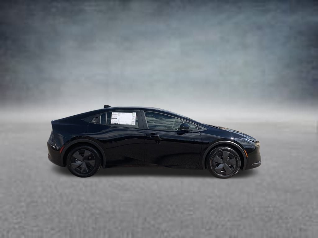 2025 Toyota Prius LE photo 8